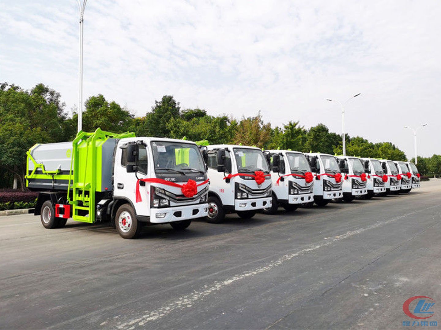 程力集团国六新款东风小多利卡D6自装卸垃圾车批量发车