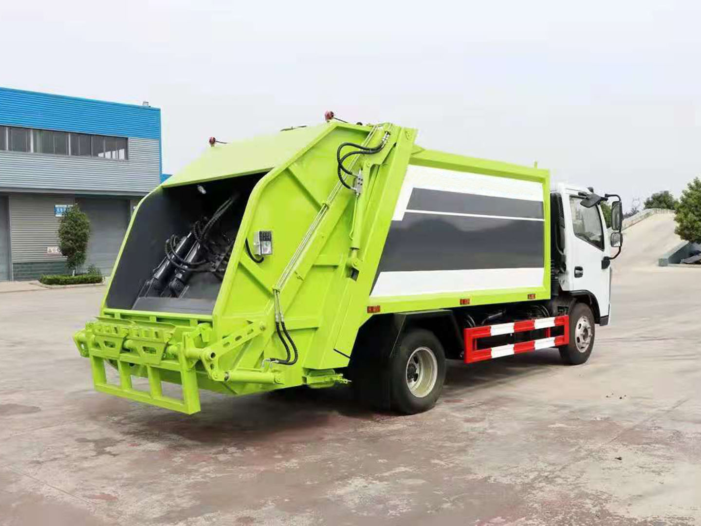 国六东风多利卡D6－6方压缩垃圾车