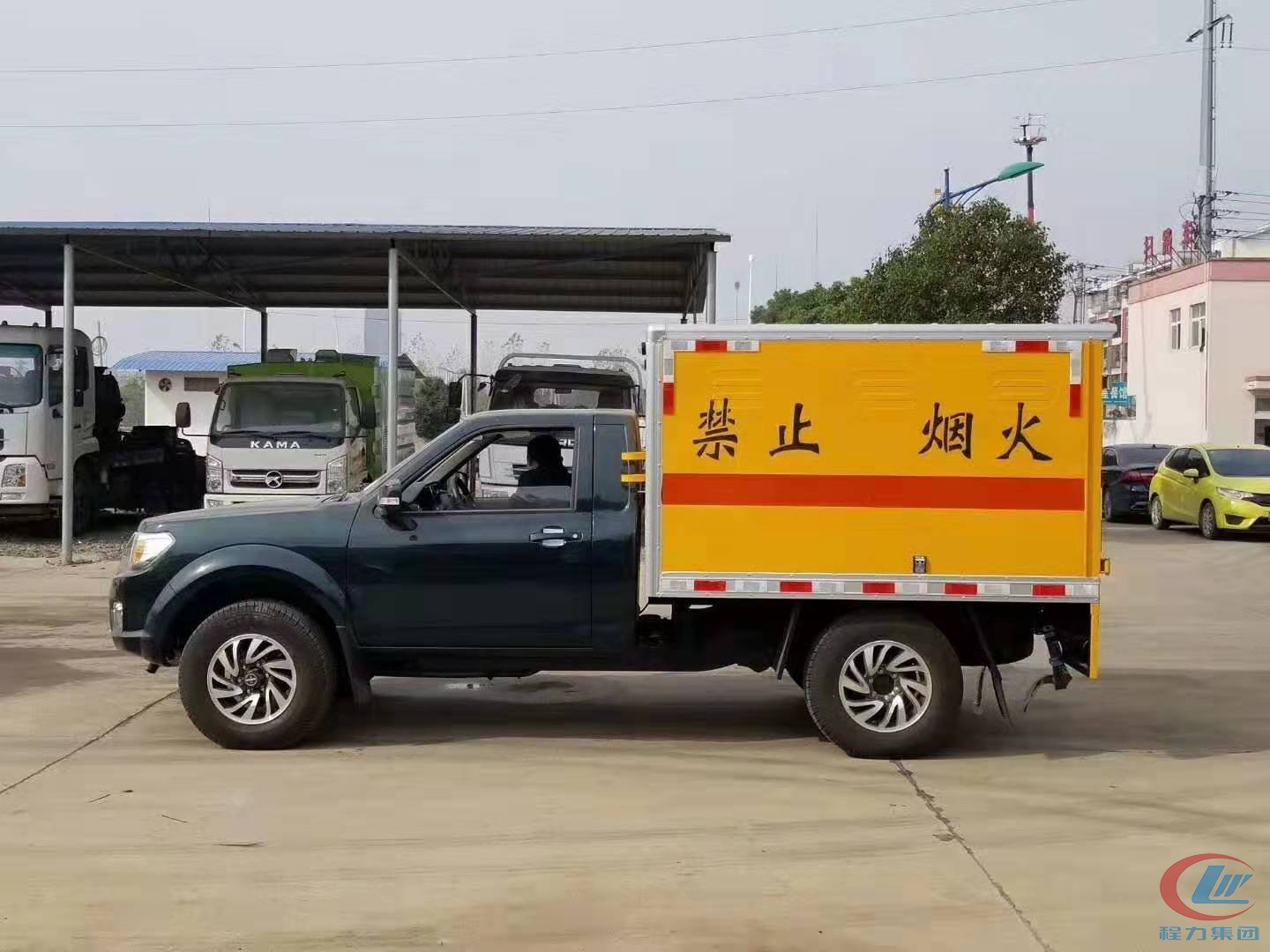 东风日产皮卡防爆车（四驱）侧面图