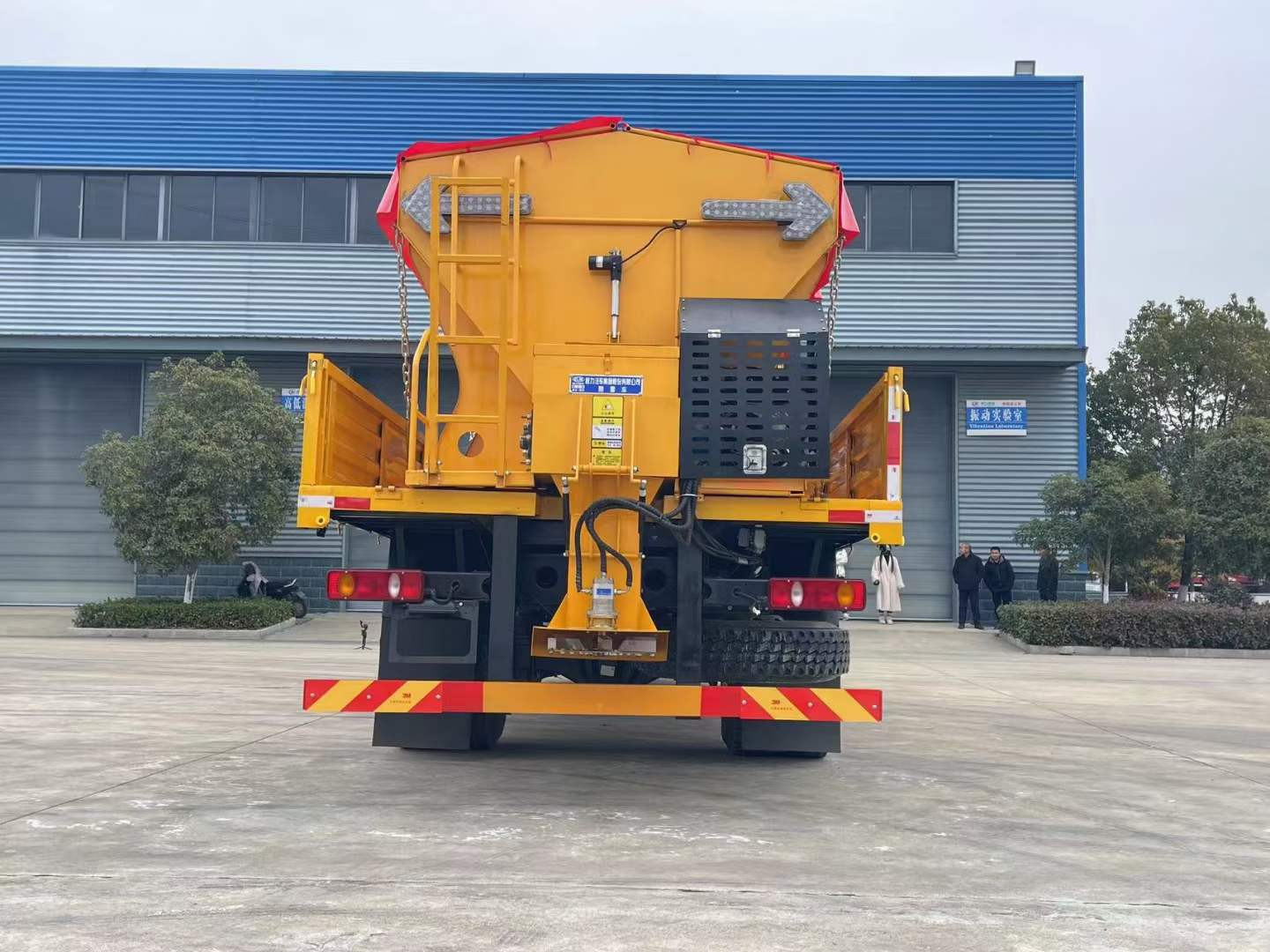 天锦出口型除雪车